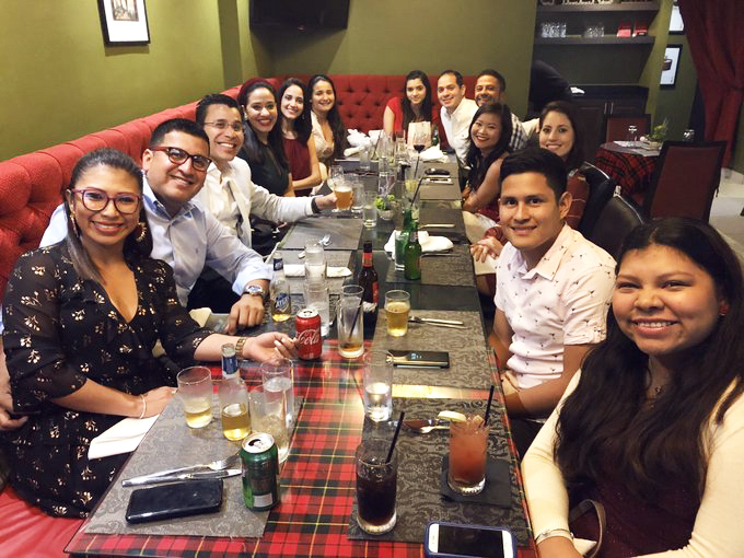 CR Group realiza cena de navidad